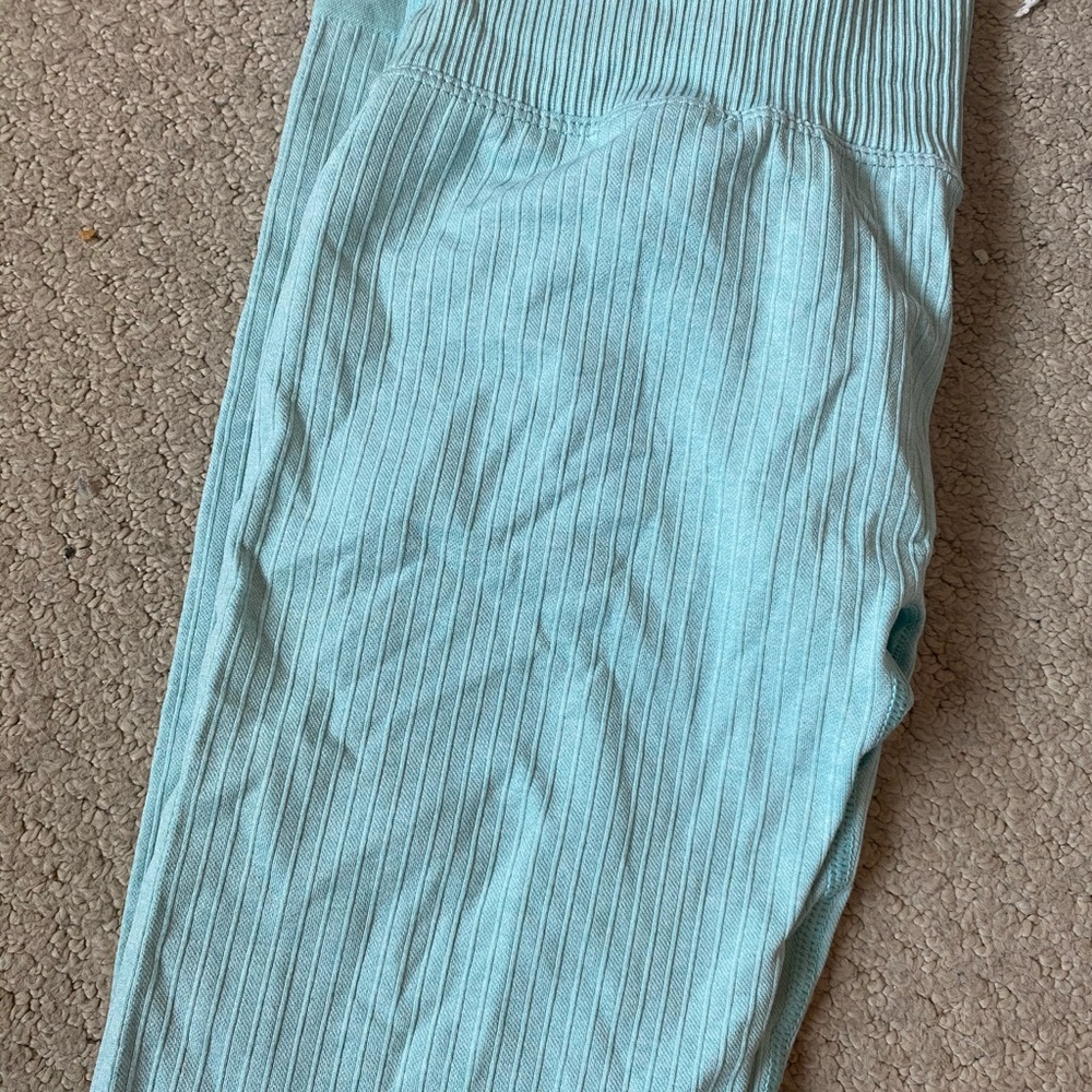 WORKOUT LEGGINGS